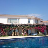 Villa in Republic of Cyprus, Eparchia Pafou, 450 sq.m.