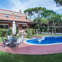 Villa in Spain, Catalunya, Gava, 494 sq.m.