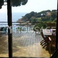 Villa in Spain, Catalunya, Girona, 300 sq.m.