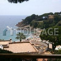 Villa in Spain, Catalunya, Girona, 300 sq.m.