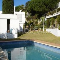 Villa in Spain, Catalunya, Girona, 300 sq.m.