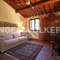 House in Italy, Umbria, Perugia, 530 sq.m.