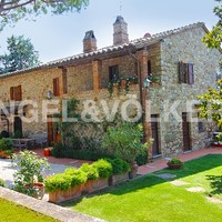 House in Italy, Umbria, Perugia, 400 sq.m.