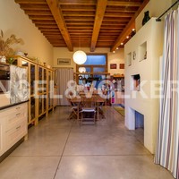 House in Italy, Umbria, Perugia, 660 sq.m.