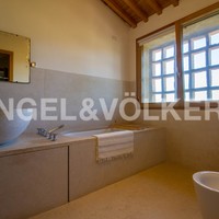 House in Italy, Umbria, Perugia, 660 sq.m.