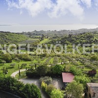 House in Italy, Umbria, Perugia, 350 sq.m.