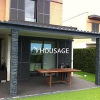 Вилла в Испании, Каталония, Сан-Андрес-де-Льеванерас, 220 кв.м.