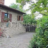 House in Italy, Arezzo, 350 sq.m.