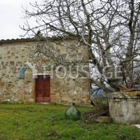 House in Italy, Siena, 500 sq.m.
