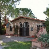 House in Italy, Siena, 400 sq.m.