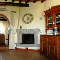 House in Italy, Arezzo, 920 sq.m.