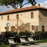 House in Italy, Arezzo, 520 sq.m.