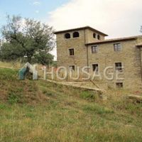 House in Italy, Arezzo, 340 sq.m.