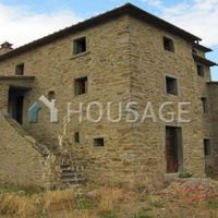 House in Italy, Arezzo, 340 sq.m.