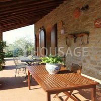House in Italy, Arezzo, 270 sq.m.