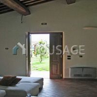 House in Italy, Arezzo, 400 sq.m.