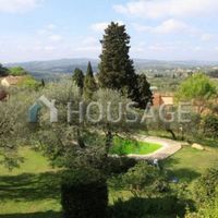 House in Italy, Florence, 349 sq.m.