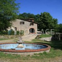 House in Italy, Florence, 600 sq.m.