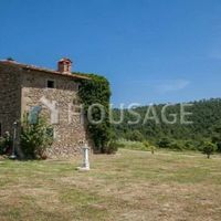 House in Italy, Arezzo, 700 sq.m.
