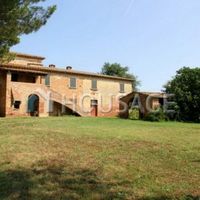 House in Italy, Arezzo, 750 sq.m.