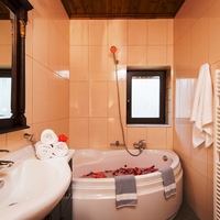 Бизнес-центр в Греции, 390 кв.м.