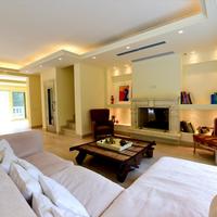 Villa in Greece, 648 sq.m.