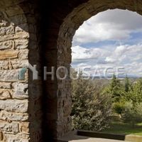 House in Italy, Siena, 600 sq.m.