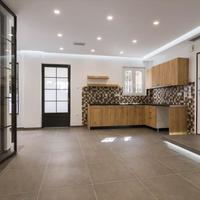 Business center in Greece, 305 sq.m.