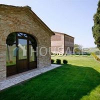 House in Italy, Siena, 900 sq.m.