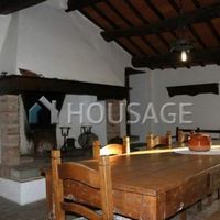 House in Italy, Arezzo, 500 sq.m.