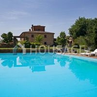 Дом в Италии, Ареццо, 600 кв.м.