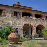Дом в Италии, Ареццо, 600 кв.м.