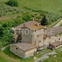 Дом в Италии, Сиена, 1300 кв.м.