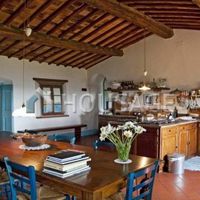 Дом в Италии, Сиена, 1300 кв.м.