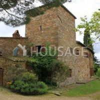 House in Italy, Arezzo, 1000 sq.m.
