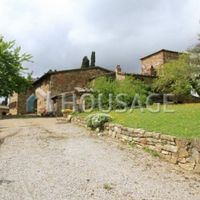 House in Italy, Arezzo, 1000 sq.m.