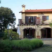 Villa in Italy, Arezzo, 250 sq.m.