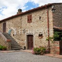 House in Italy, Arezzo, 600 sq.m.