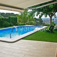 Вилла в Испании, Каталония, Льорет-де-Мар, 230 кв.м.