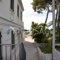 Villa in Italy, San Remo, 185 sq.m.