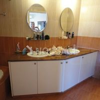 Flat in Republic of Cyprus, Eparchia Pafou, 195 sq.m.