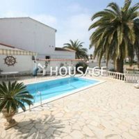 House in Spain, Catalunya, Girona, 650 sq.m.