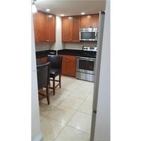 Апартаменты в США, Флорида, Бэл-Харбор, 130 кв.м.