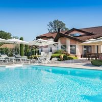 Villa at the spa resort, by the lake in Guyane, 325 sq.m.