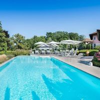 Villa at the spa resort, by the lake in Guyane, 325 sq.m.