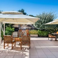 Villa at the spa resort, by the lake in Guyane, 325 sq.m.