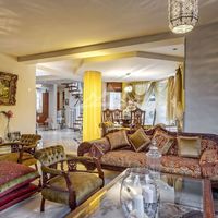 Дом в горах, на спа-курорте, у озера, в пригороде во Французской Гвиане, 250 кв.м.