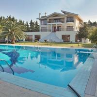 Villa in Greece, 1050 sq.m.