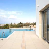 Villa in Republic of Cyprus, 693 sq.m.