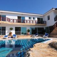 Villa in Republic of Cyprus, 500 sq.m.